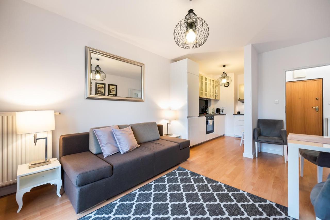 Metro Kondratowicza Velvet Apartment وارسو المظهر الخارجي الصورة