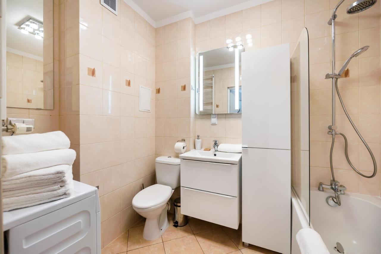 Metro Kondratowicza Velvet Apartment وارسو المظهر الخارجي الصورة
